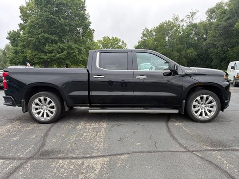 Used 2020 Chevrolet Silverado 1500 High Country w/ Technology Package AWD/4WD image 8