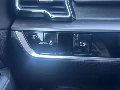 Used 2023 Kia Sportage EX FWD image 13