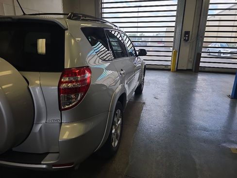 Used 2010 Toyota RAV4 Limited AWD/4WD image 3