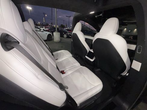 Used 2022 Tesla Model X image 20