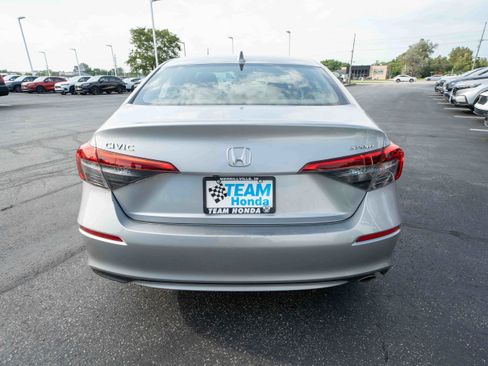 Used 2024 Honda Civic Sport image 5