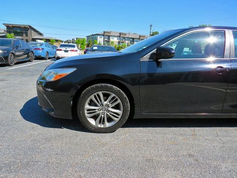 Used 2015 Toyota Camry SE image 35
