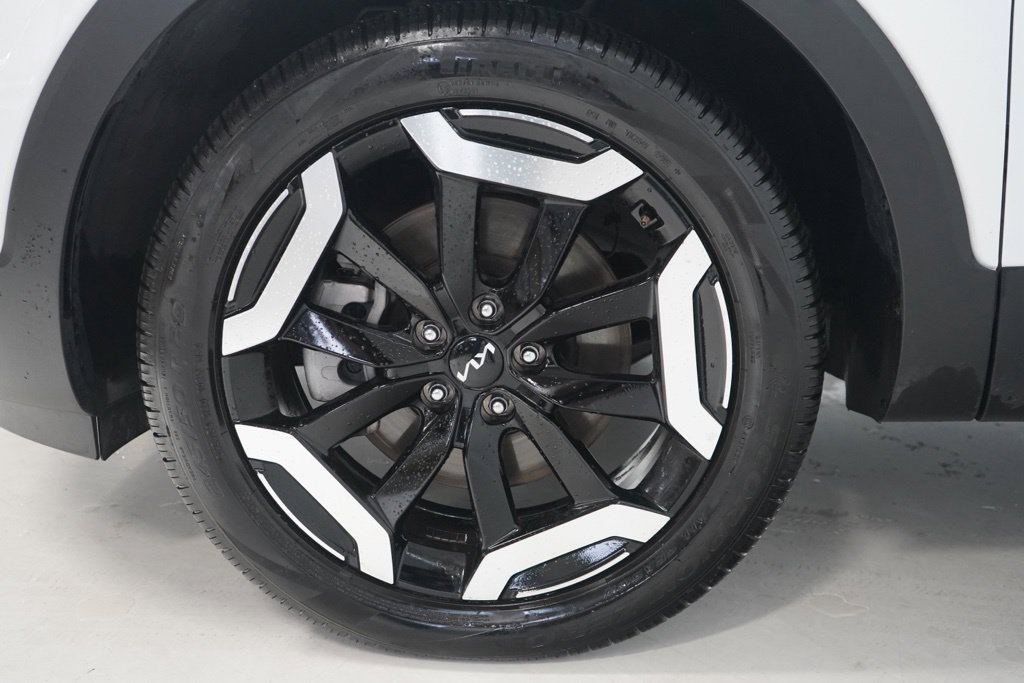 Used 2025 Kia Telluride S AWD/4WD image 13