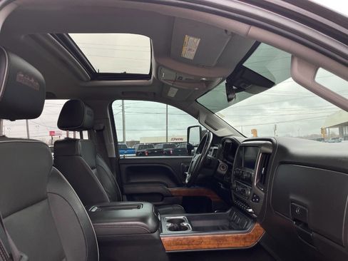 Used 2017 Chevrolet Silverado 2500 High Country w/ Duramax Plus Package image 36