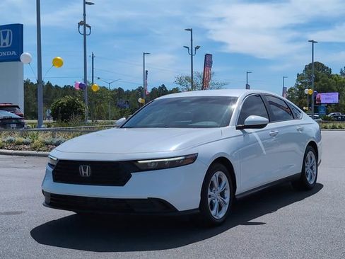 Used 2025 Honda Accord LX image 9