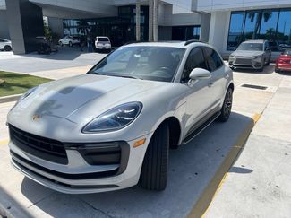 Used 2022 Porsche Macan AWD/4WD video 1