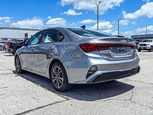 Used 2023 Kia Forte LXS FWD image 4