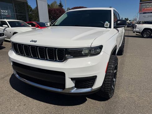 Used 2022 Jeep Grand Cherokee L Limited AWD/4WD image 5