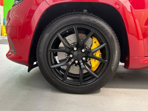 Used 2018 Jeep Grand Cherokee Trackhawk AWD/4WD image 11