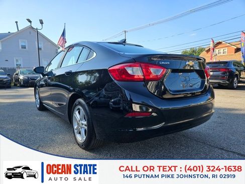 Used 2017 Chevrolet Cruze LT w/ Sun And Sound Package FWD image 3