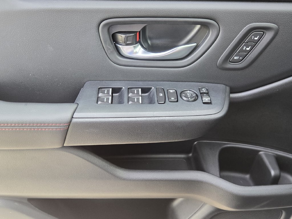 Certified 2025 Honda Pilot Black Edition image 29