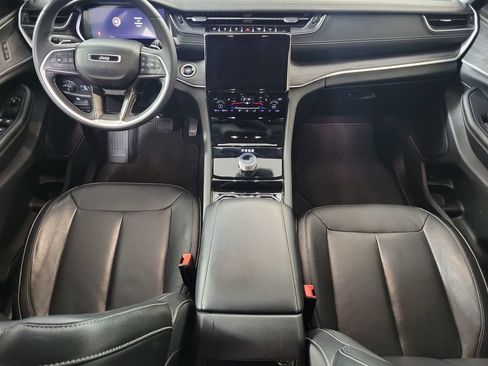 Used 2023 Jeep Grand Cherokee Limited w/ Black Appearance Package RWD image 14