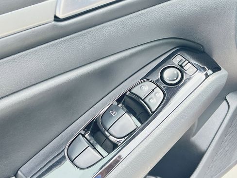 Used 2023 Nissan Altima 2.5 SV image 23