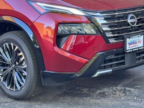 New 2026 Nissan Rogue Platinum w/ Platinum Premium Package AWD/4WD image 2