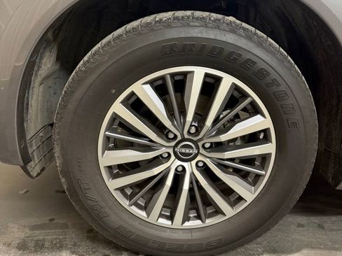 Used 2022 Nissan Armada SL w/ Captain's Chairs Package RWD image 6