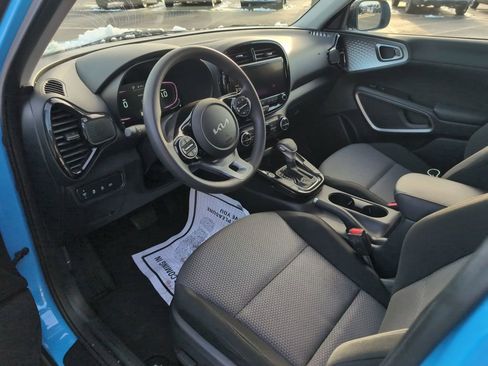 Used 2023 Kia Soul S image 12