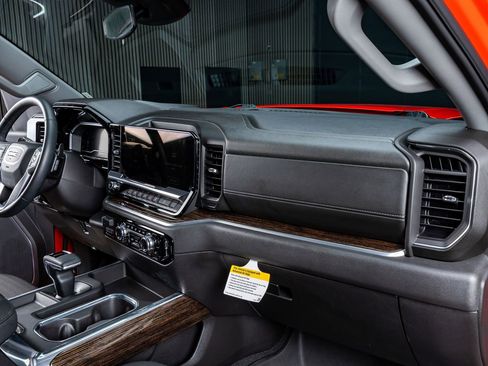 Used 2025 GMC Sierra 1500 Elevation image 18