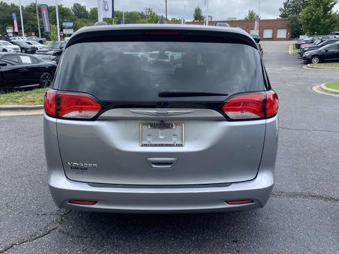 Used 2021 Chrysler Voyager Lxi FWD image 6