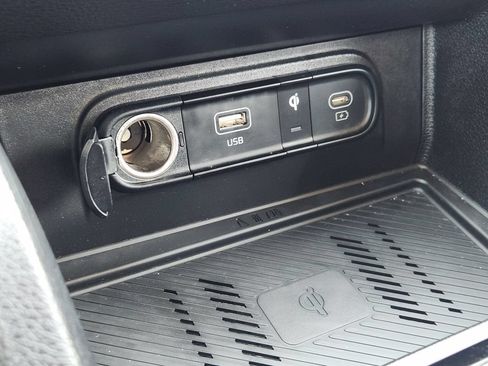 Certified 2025 Kia Sportage EX FWD image 22