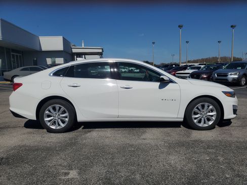 Used 2024 Chevrolet Malibu LT image 9