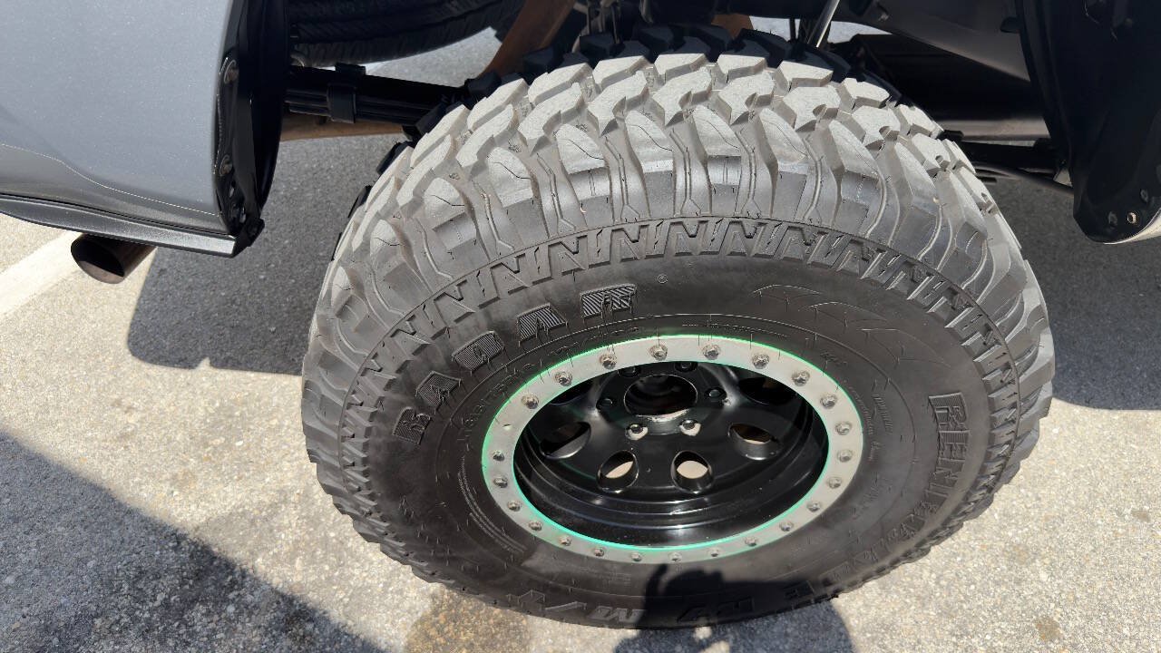 Used 2017 Toyota Tacoma SR w/ SR Convenience Package RWD image 21