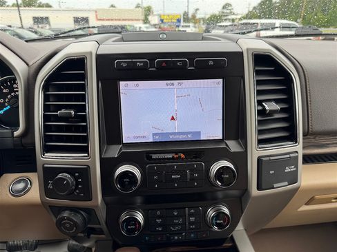Used 2020 Ford F150 Lariat w/ Equipment Group 502A Luxury AWD/4WD image 15