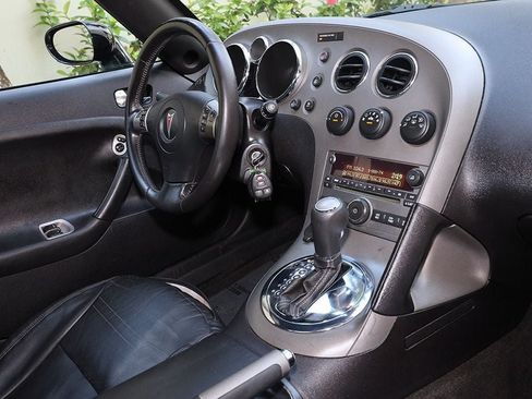 Used 2007 Pontiac Solstice GXP w/ Premium Package RWD image 31