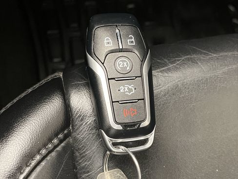 Used 2016 Lincoln MKC Select w/ Select Plus Package image 29