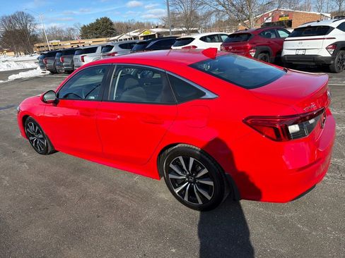 Used 2024 Honda Civic EX image 5