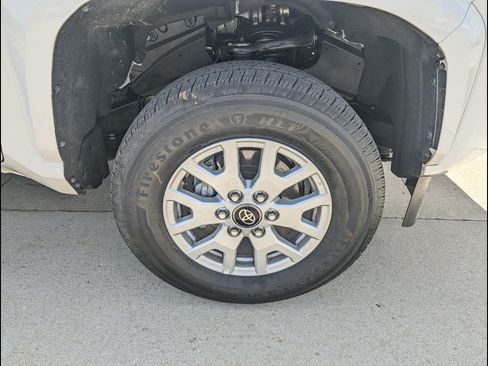 Used 2026 Toyota Tacoma SR5 AWD/4WD image 15