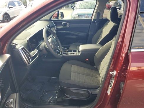 Used 2025 Kia Sorento LX image 16