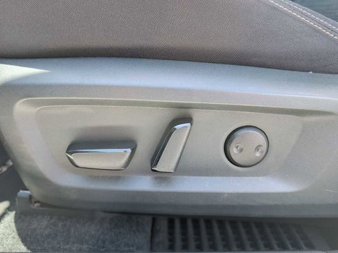 Used 2023 Nissan Rogue SV FWD image 14