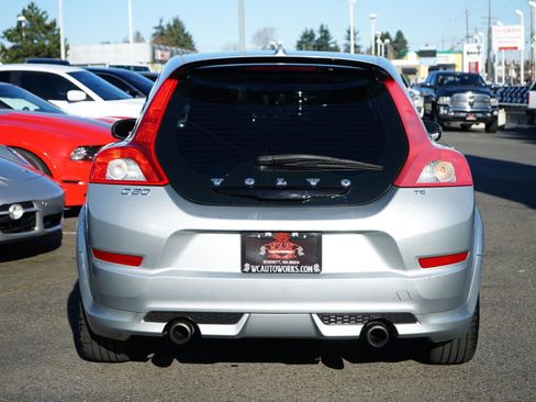 Used 2011 Volvo C30 T5 R-Design image 4