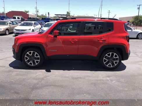 Used 2015 Jeep Renegade Latitude FWD image 5