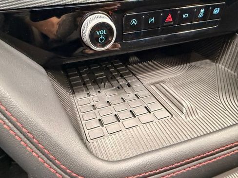 Used 2025 Ford Explorer ST AWD/4WD image 36