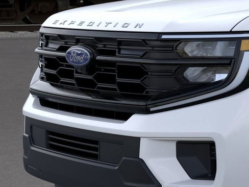 New 2026 Ford Expedition Active image 17
