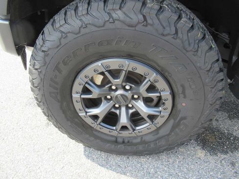 Used 2022 Ford F150 Raptor w/ Raptor 37 Performance Package AWD/4WD image 9