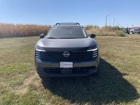 New 2026 Nissan Kicks SV w/ SV Premium Package image 2