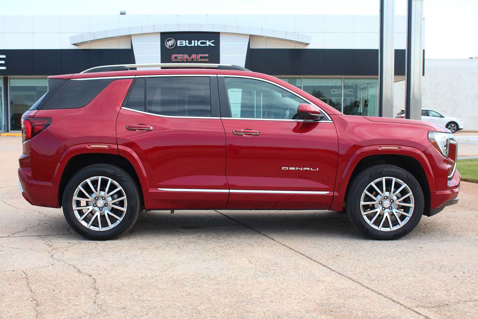 Used 2026 GMC Terrain Denali AWD/4WD image 16