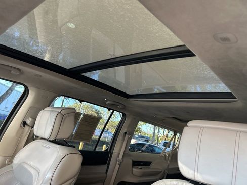 Used 2023 Jeep Grand Wagoneer L Series II image 20