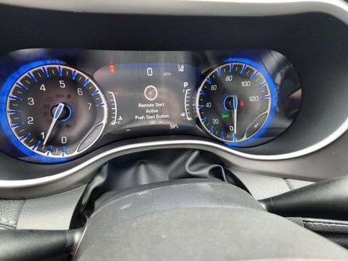 New 2025 Chrysler Pacifica Select image 22