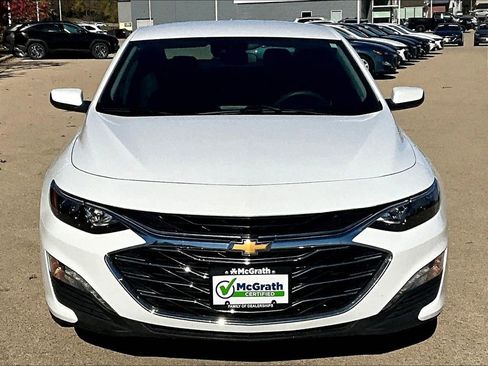 Used 2024 Chevrolet Malibu LT FWD image 2