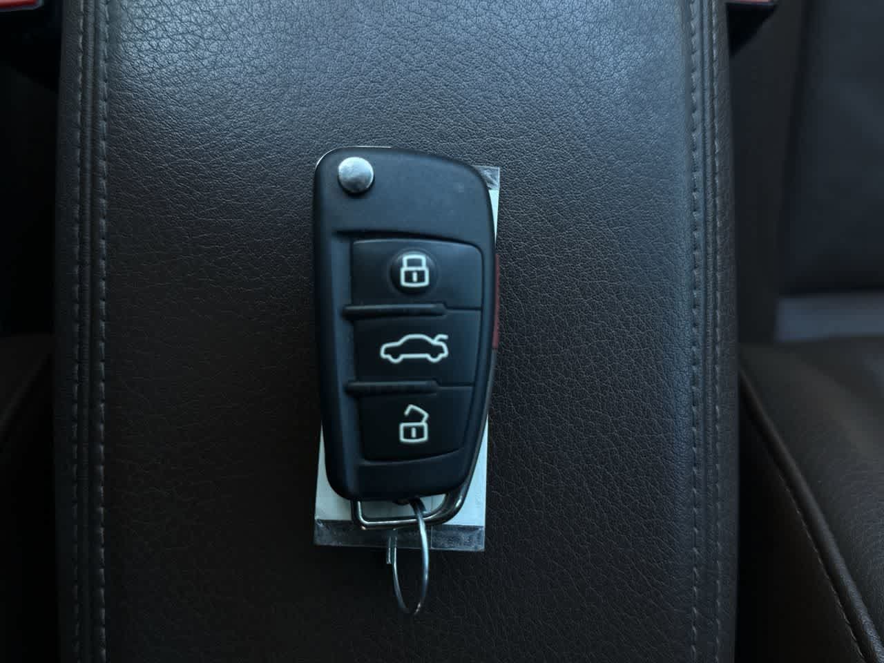 Used 2018 Audi A3 e-tron Premium Plus w/ Premium Plus Package FWD image 23