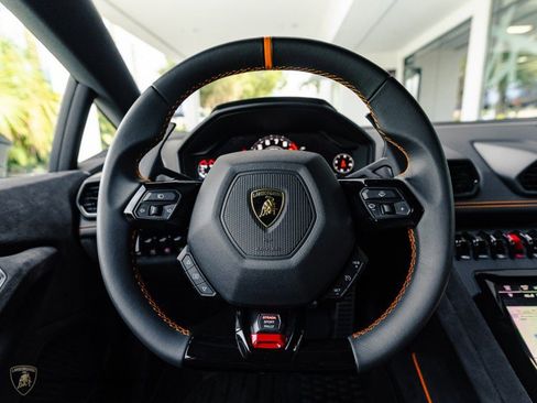 Used 2024 Lamborghini Huracan Sterrato image 15