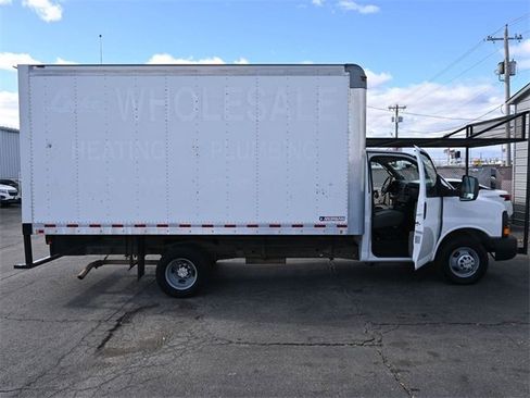 Used 2016 Chevrolet Express 3500 image 15