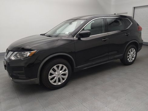 Used 2018 Nissan Rogue S AWD/4WD image 2