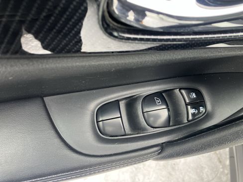 Used 2019 Nissan Rogue SL w/ Premium Package image 18