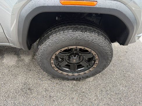 Used 2024 GMC Canyon Elevation w/ Trailering Package image 15