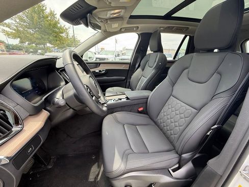 Used 2025 Volvo XC90 B5 Plus w/ Protection Package Premier AWD/4WD image 11