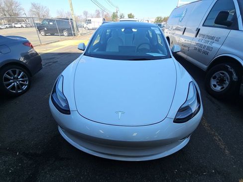 Used 2023 Tesla Model 3 Standard Range RWD image 2